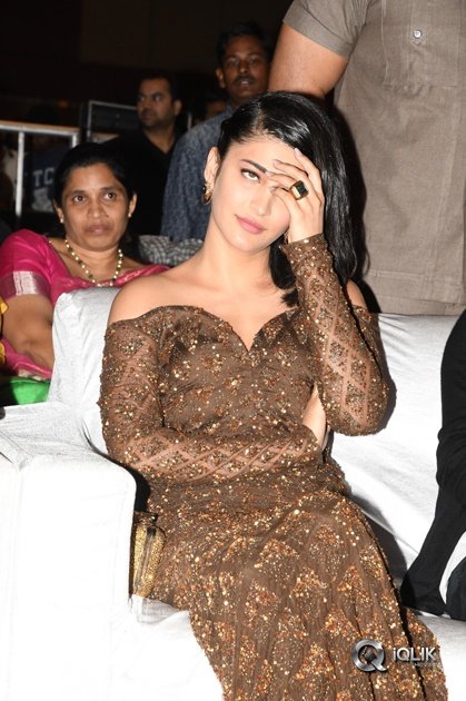 Shruti-Hassan-At-Premam-Movie-Audio-Launch